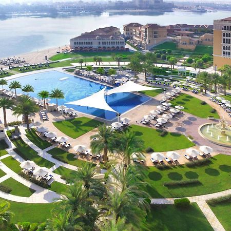 The Ritz-Carlton Abu Dhabi, Grand Canal Esterno foto