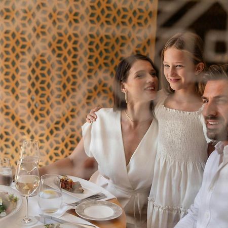 The Ritz-Carlton Abu Dhabi, Grand Canal Esterno foto
