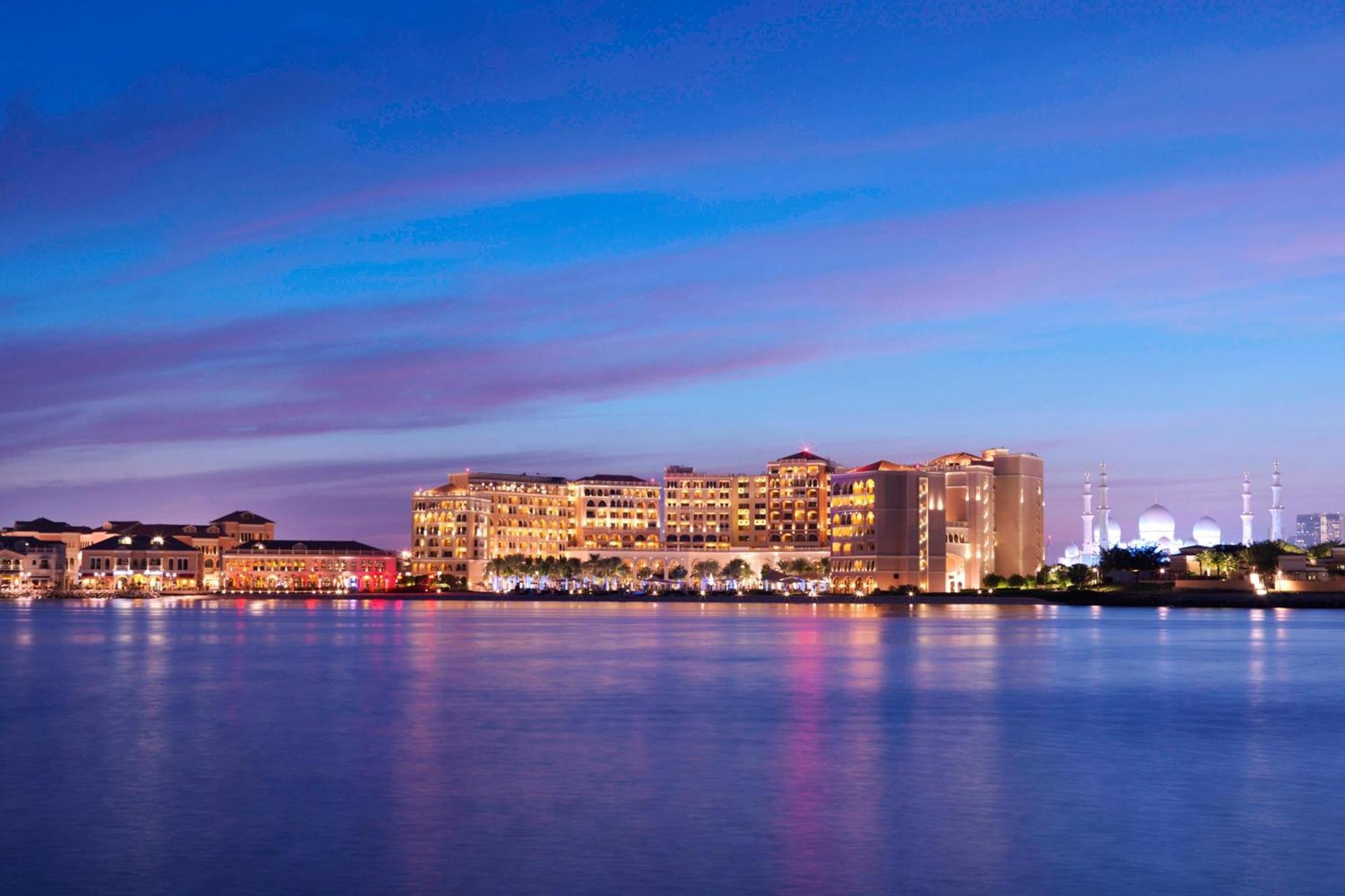 The Ritz-Carlton Abu Dhabi, Grand Canal Esterno foto The Atlantis Resort, Paradise Island