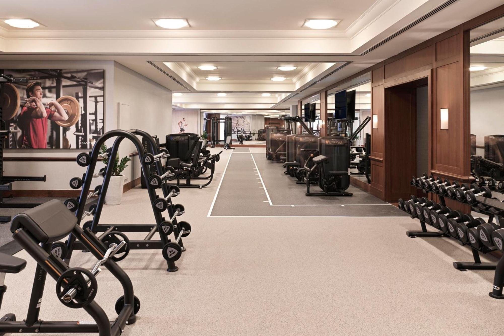 The Ritz-Carlton Abu Dhabi, Grand Canal Esterno foto The gym at The Dorchester