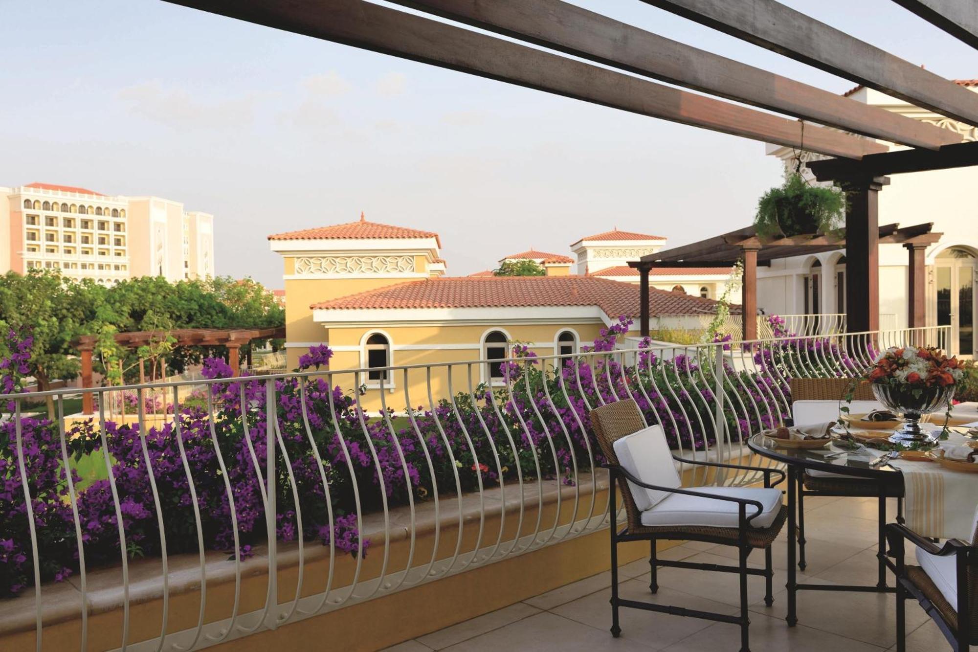 The Ritz-Carlton Abu Dhabi, Grand Canal Esterno foto The Westin Palace, Madrid