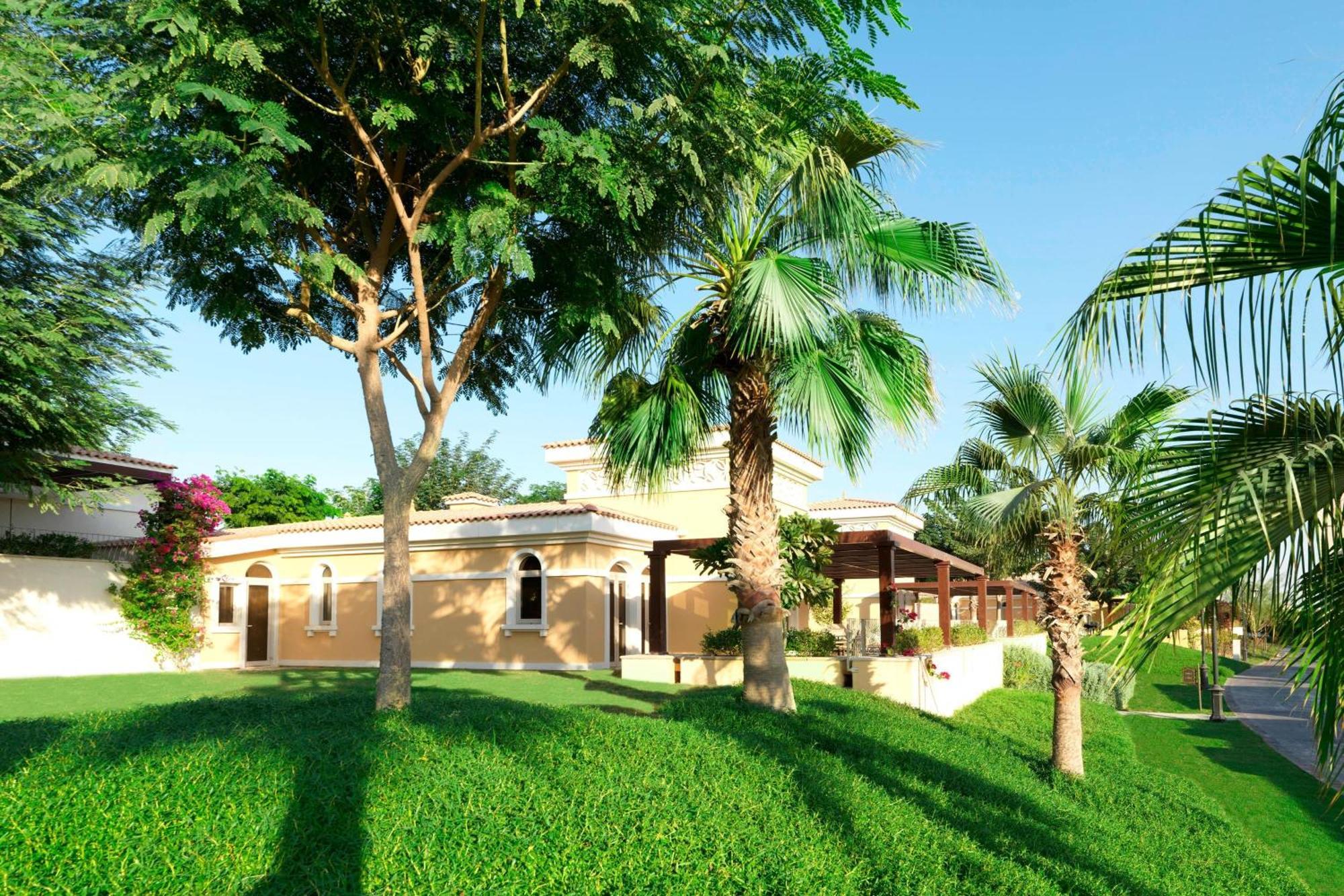 The Ritz-Carlton Abu Dhabi, Grand Canal Esterno foto Residential villa in Al Reef