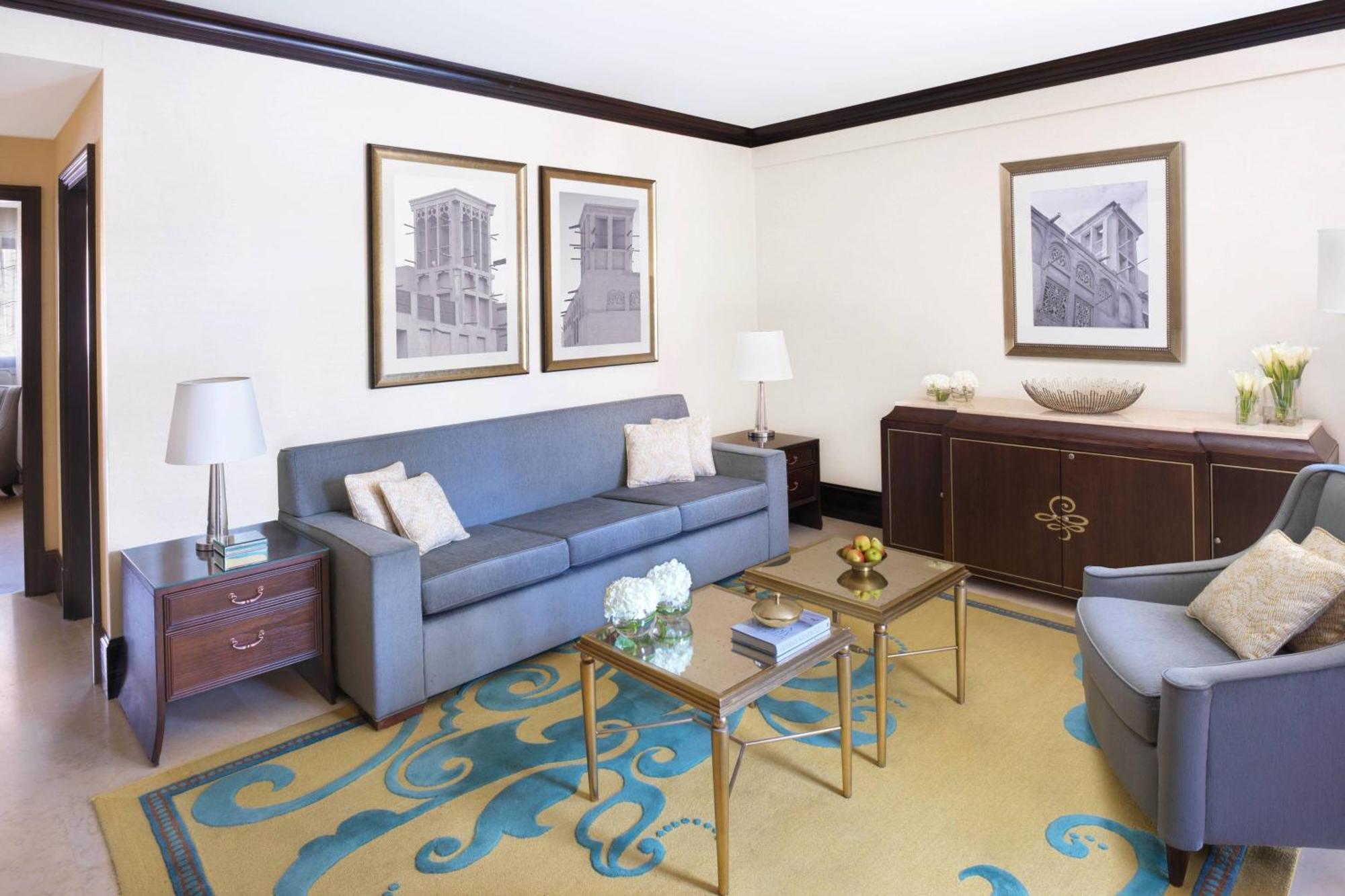 The Ritz-Carlton Abu Dhabi, Grand Canal Esterno foto A living room at the Ritz-Carlton, Boston