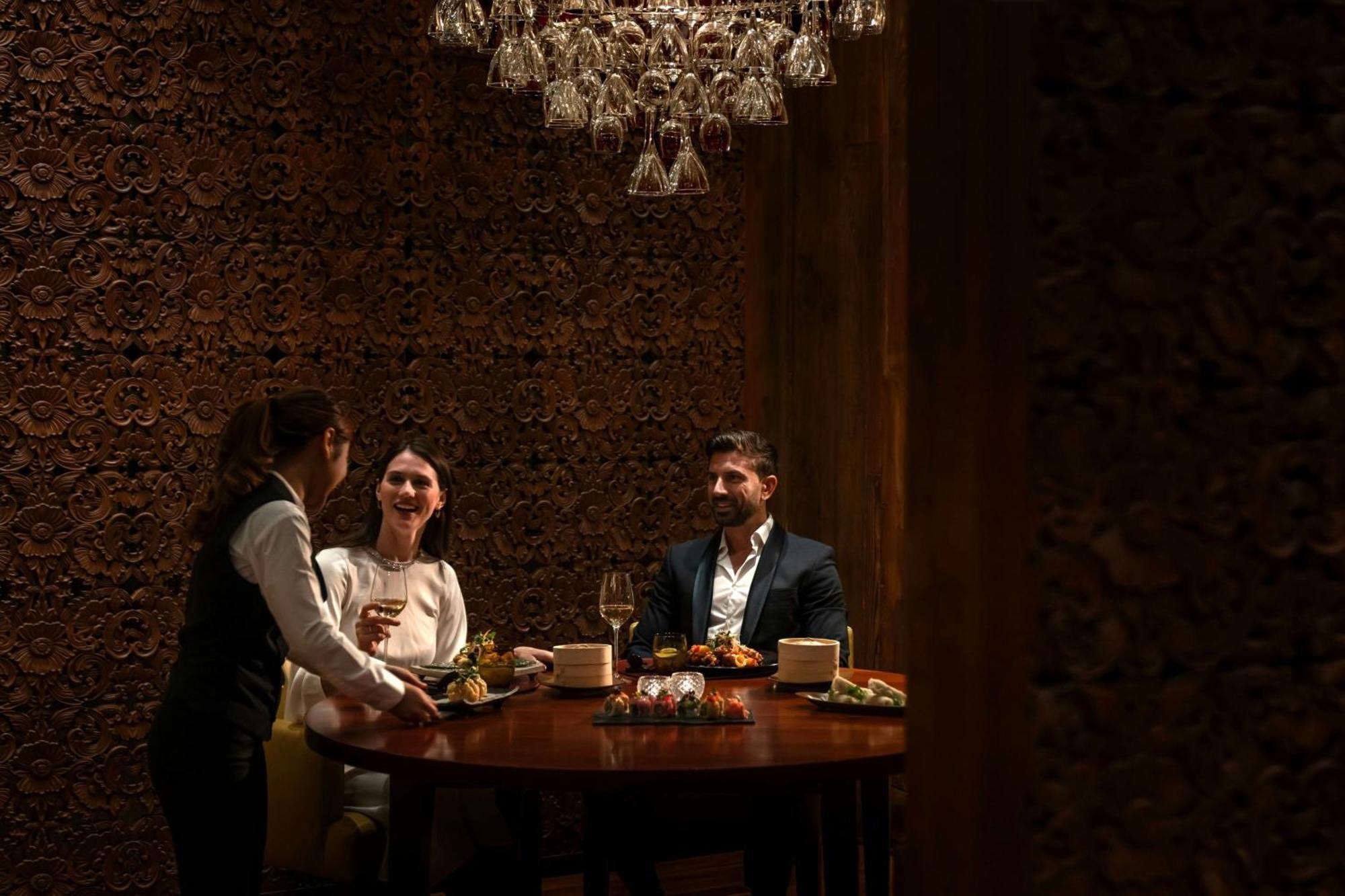 The Ritz-Carlton Abu Dhabi, Grand Canal Esterno foto