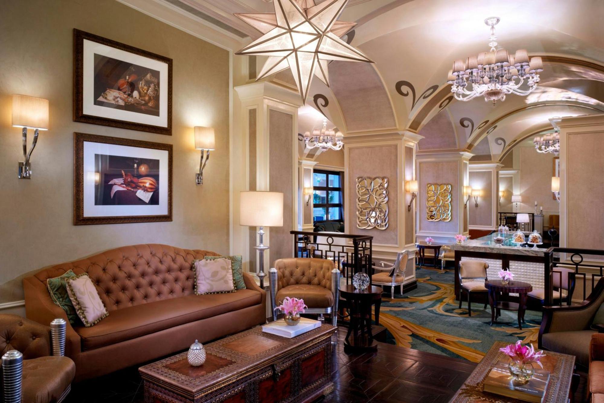 The Ritz-Carlton Abu Dhabi, Grand Canal Esterno foto